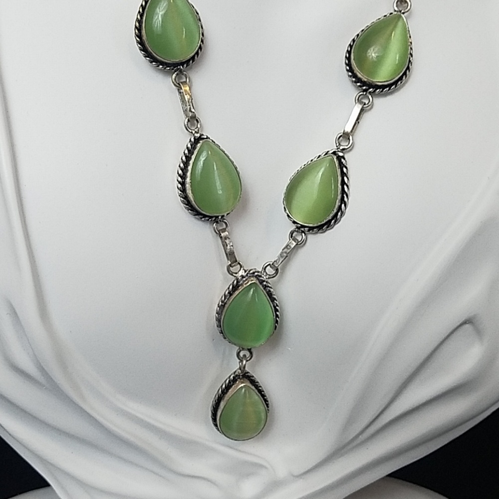 Jewelry - Picture 2 of 3